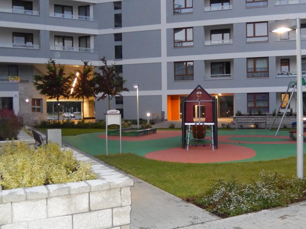 Inny Wymiar Varşovia Exterior foto